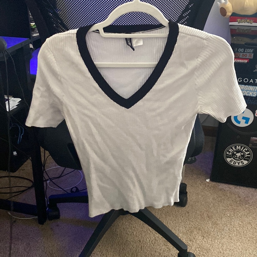 White V-neck baby tee